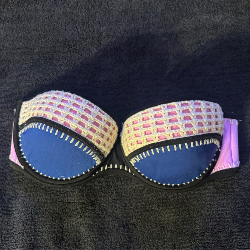 Victoria's Secret Black and Pink Bra